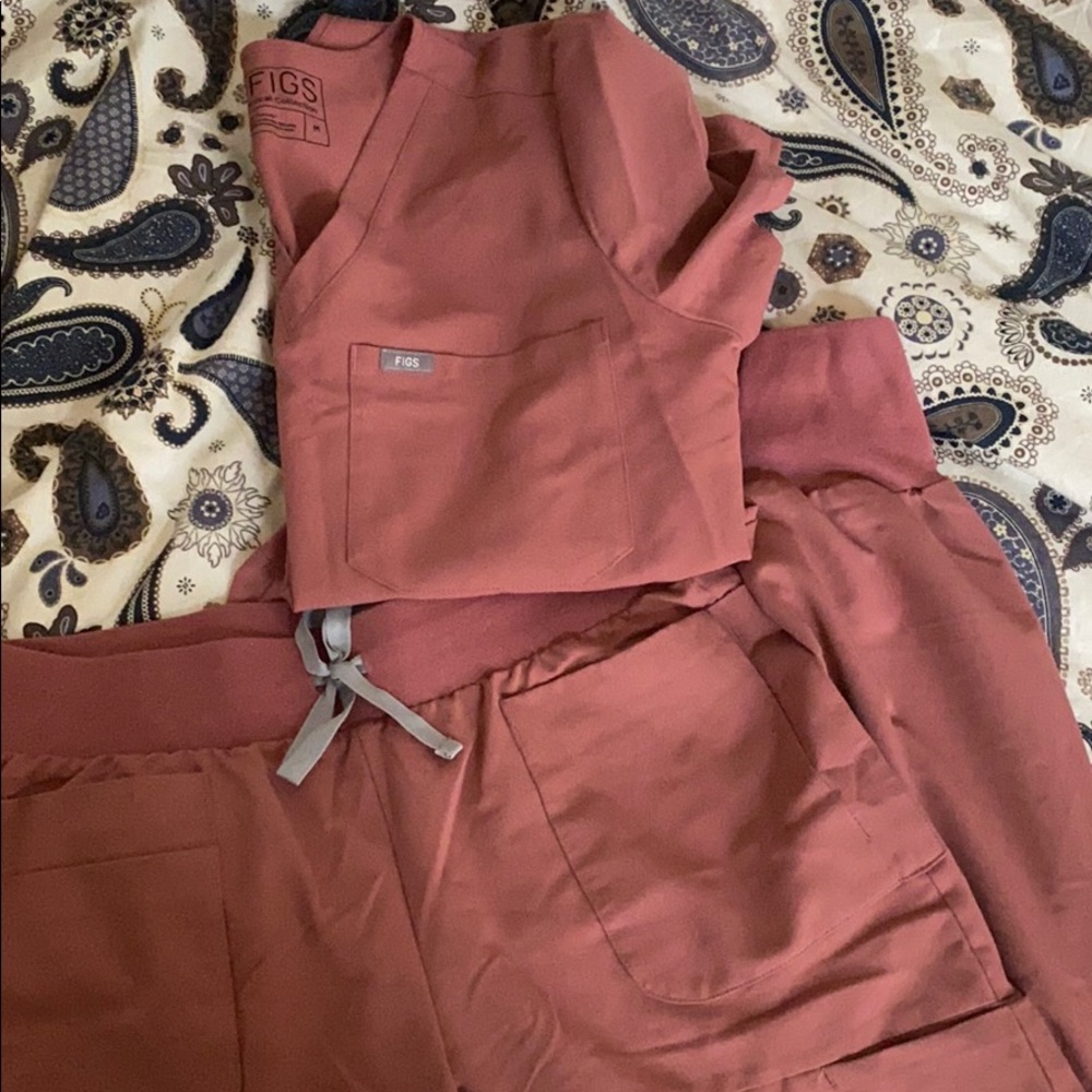 Figs scrubs